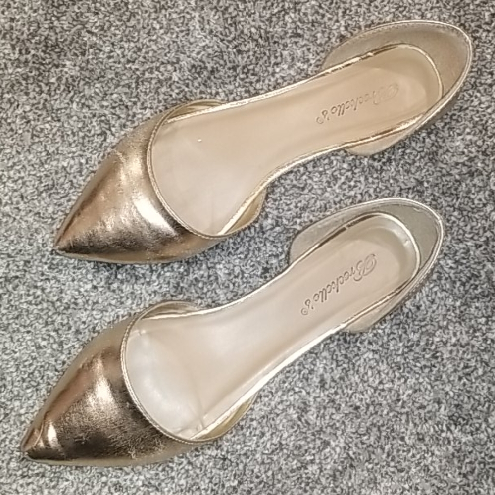Breckelle's Dolley Pointed Toe Flats 7 Gold